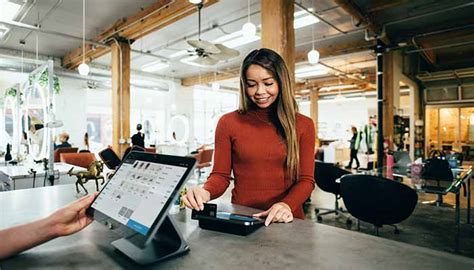 how much do verizon sales reps make a year